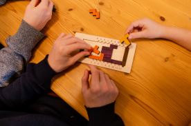 Stolní hlavolam Pentamino (2)